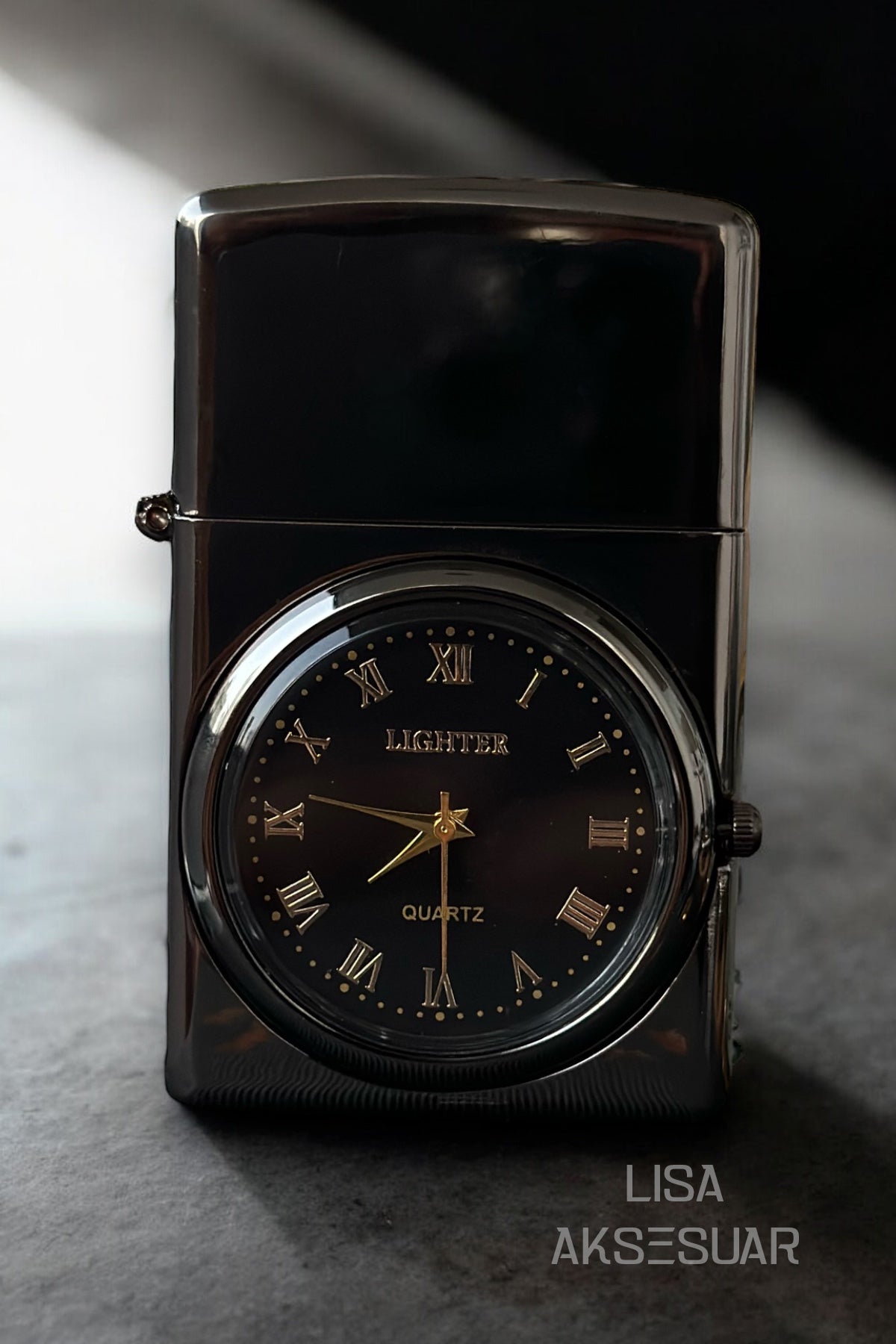 Bozkurt Desenli Aktif Analog Saatli, Kişiye Özel İsim Yazılabilen Zippo Model Gazlı Metal Çakmak